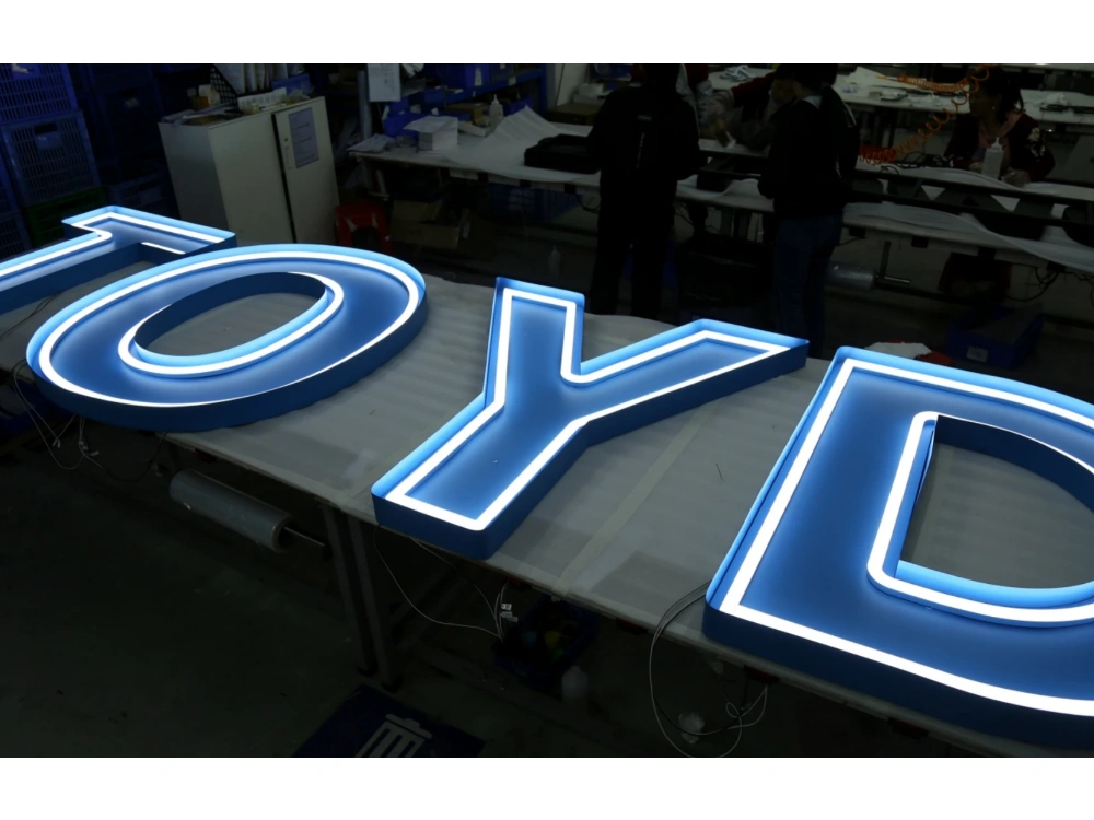 复刻霓虹光效，兼具亚克力安全与耐用