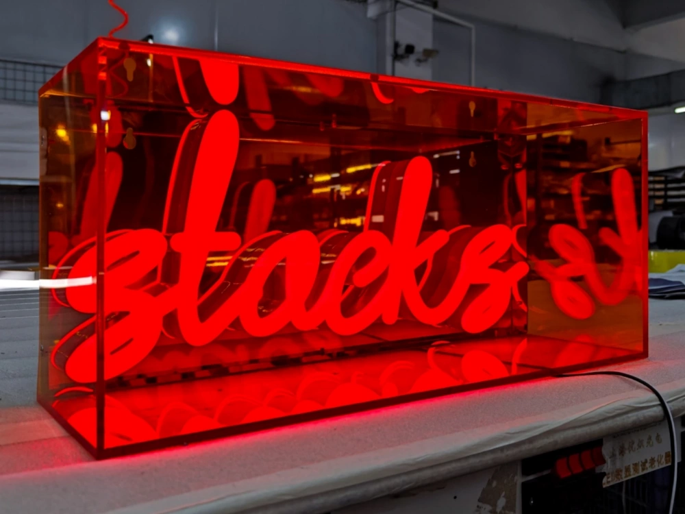 复古潮流光效，点亮夜间经济与网红空间